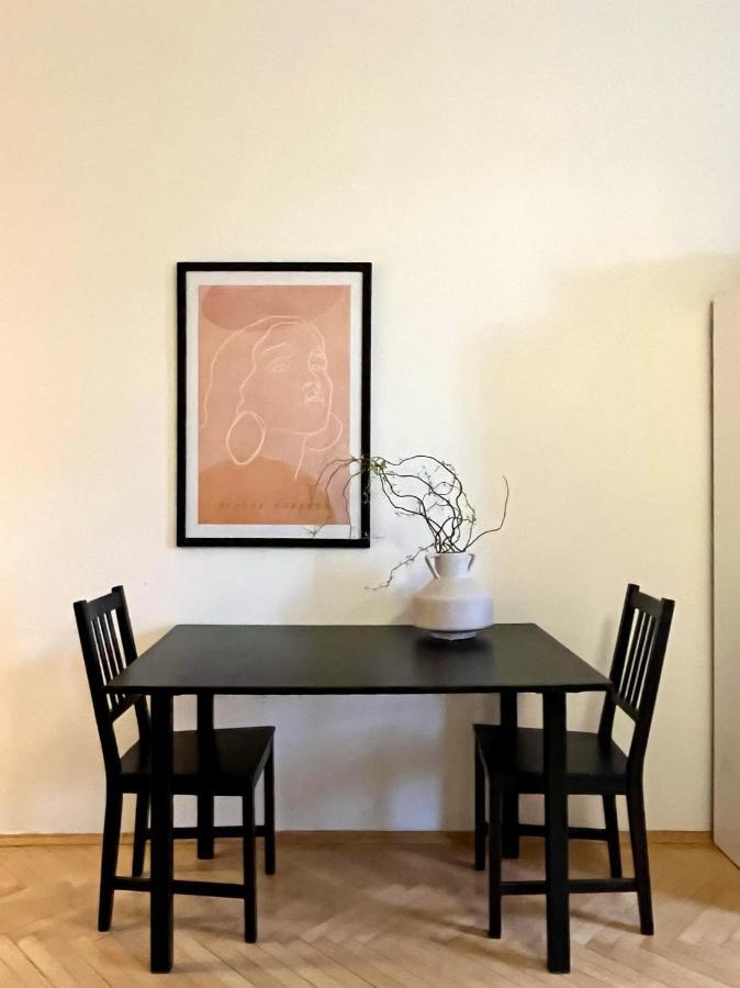 One Bedroom Apartment Close To Prague Castle Екстер'єр фото